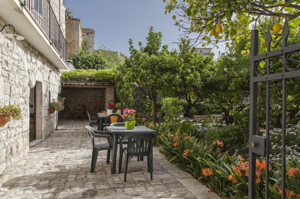 B&B Il Giardino Dei Mandarini Modica Kültér fotó